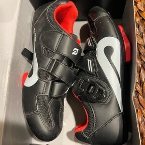 Peloton Cycling shoes size 40